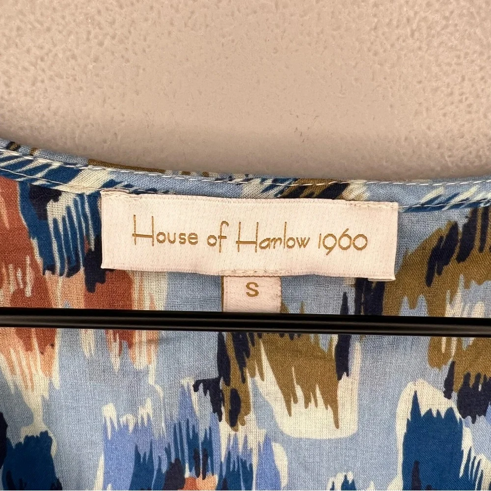 House of Harlow Abstract Floral Printed Short Sleeve Ruffle Zoey Top in Blue S - Picture 3 of 5